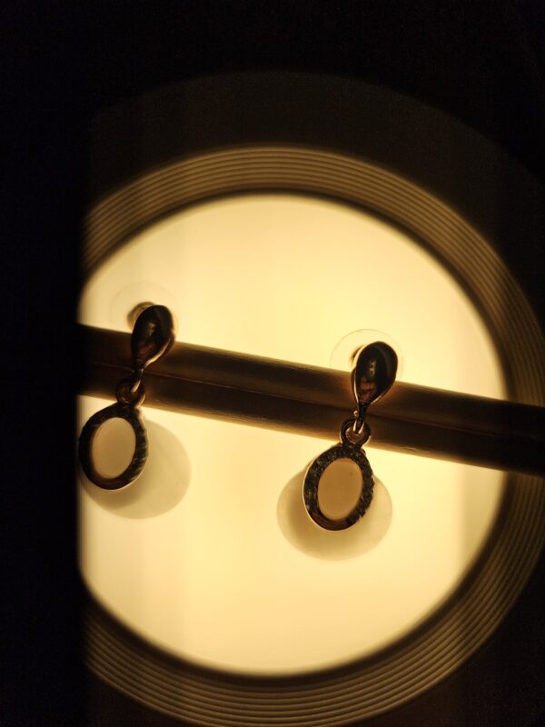 Classy styled white pearl earings