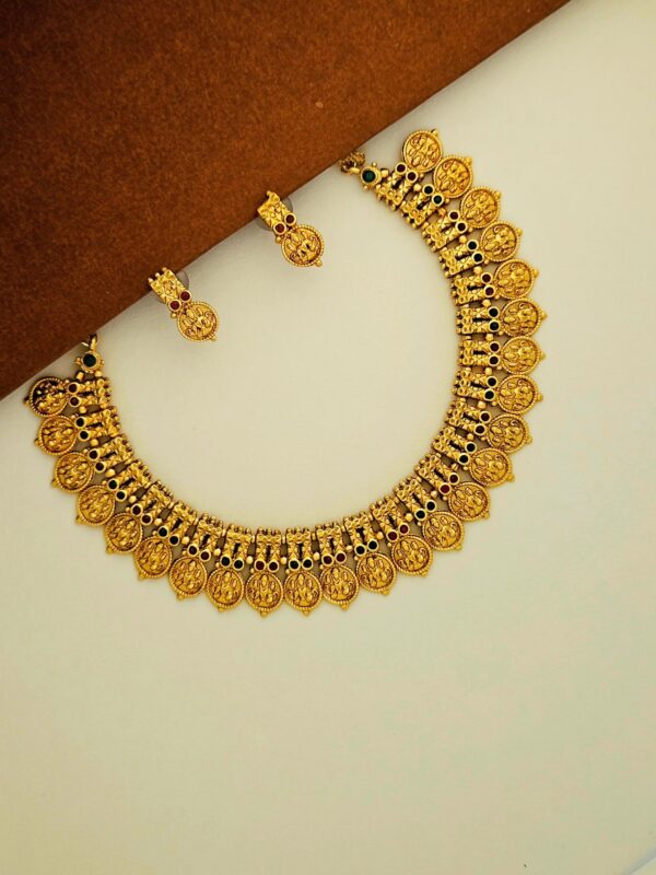 Kaasi Mala with Paired Earings