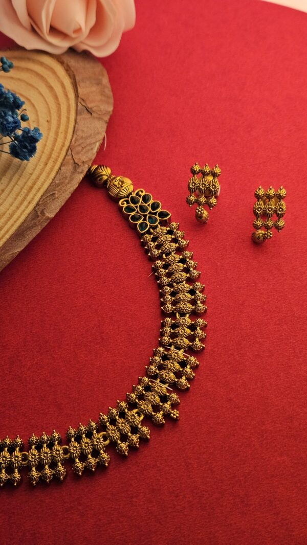 Elagant diya choker - Earing set