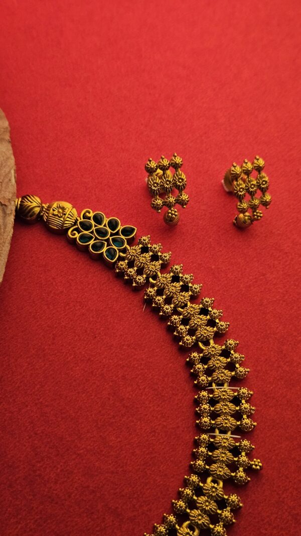 Elagant diya choker - Earing set