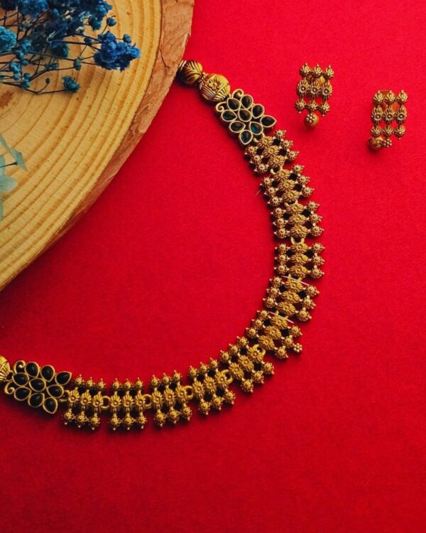 Elagant diya choker - Earing set