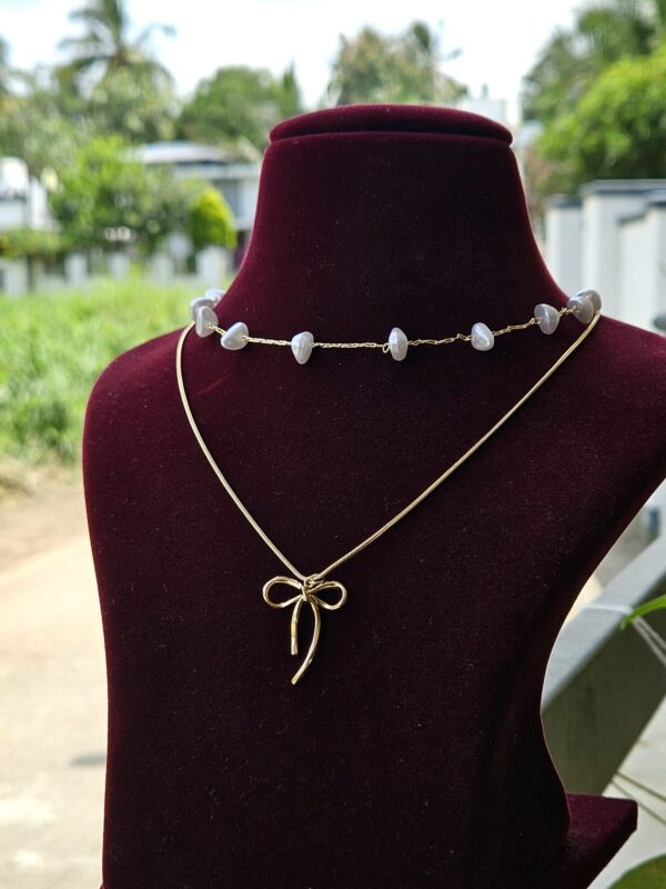 Dizzy double layered neckpice