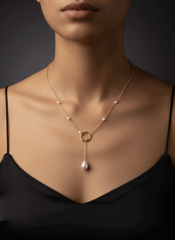 Elegant pearl pendant necklace