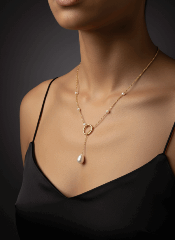Elegant pearl pendant necklace