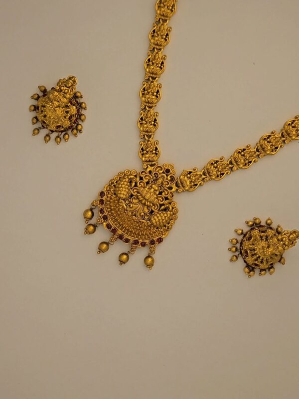 Lakshmi Haaram with paired earings | Code : AK010